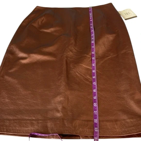 Doncaster supple leather pencil skirt wkick pleat– sz 6 – never worn – rose gold